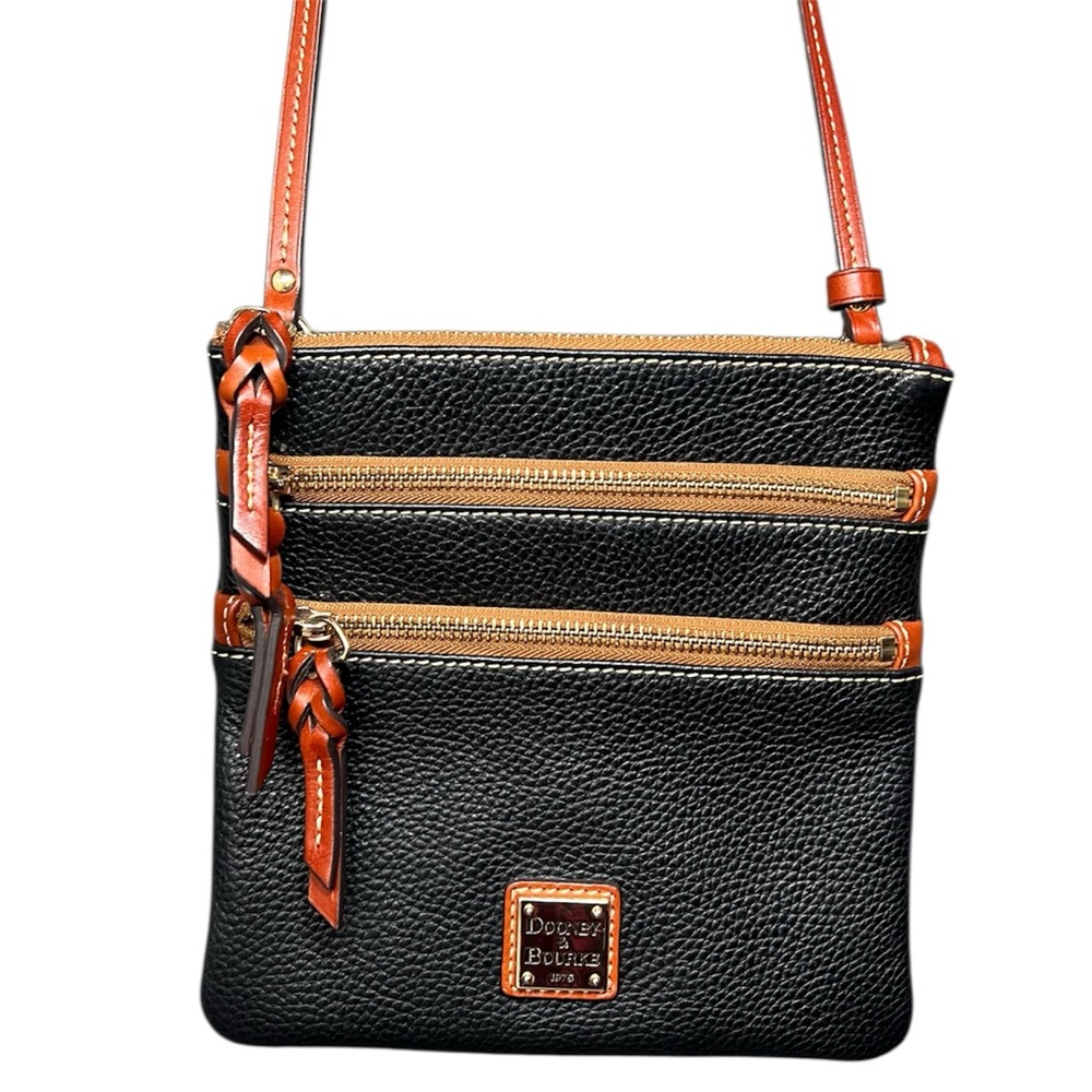 🦋LIKE NEW🦋Dooney & Bourke Black Triple Zip Pebble Grain